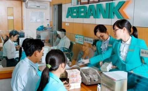 Vi sao EVN bi cam do von vao ngan hang, bat dong san? hinh anh