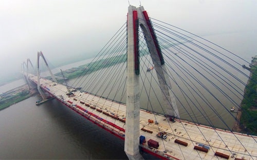 Dat quanh cau Nhat Tan dang tang gia hinh anh