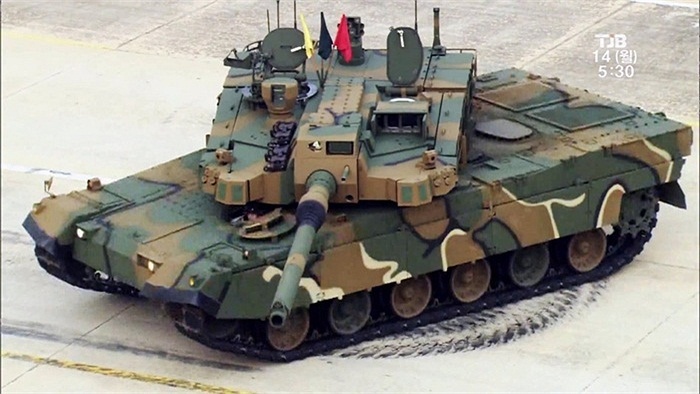 Chiếc xe tăng K2 Black Panther của Hàn Quốc có giá <abbr class=