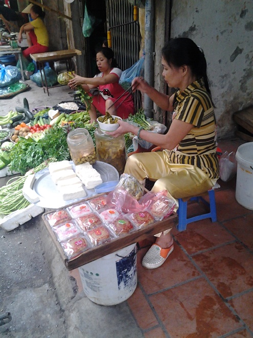 Banh trung thu: Noi sang chanh, cho ban lan dua ca hinh anh