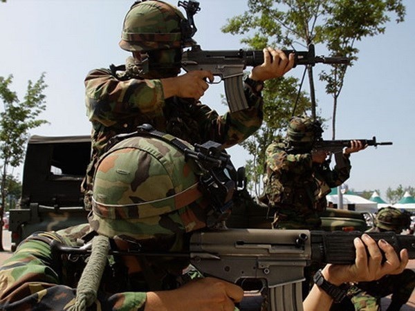 Quan chuc My bi mat den Trieu Tien truoc khi tap tran hinh anh