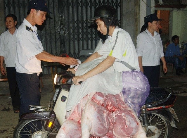 TP.HCM: 30% thit heo, ga nhiem vi khuan Salmonella hinh anh