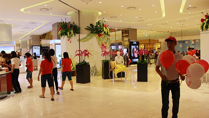 Diện tích mặt bằng trung tâm mua sắm khá rộng lớn.