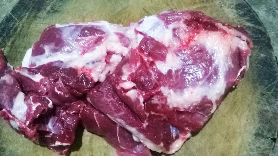 Thịt lợn đen - giống lợn chăn thả tại các vùng đồi núi cao thịt săn chắc, thơm thịt nên được nhiều người lựa chọn.