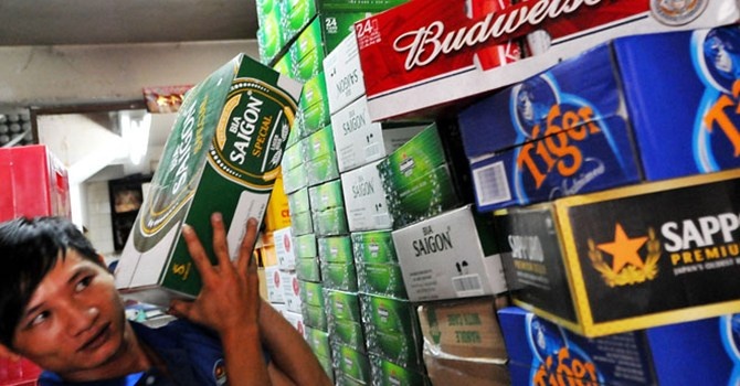 'Khong duoc ban bia cho nguoi duoi 18 tuoi' hinh anh