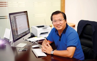 2 nam kiem tren 1 trieu USD hinh anh