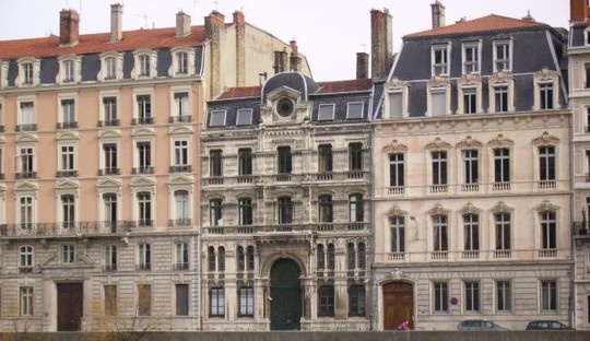 Thieu nu Phap tim duong sang Syria, lap muu danh bom hinh anh