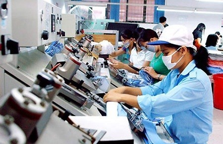 Nhieu tap doan quoc te muon rut khoi Viet Nam hinh anh