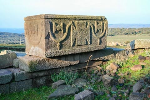  Bí ẩn đáng sợ về những chiếc quan tài... ăn thịt người Người ta cho rằng xác chết được táng vào trong quách chỉ mất 40 ngày để biến mất hoàn toàn. 