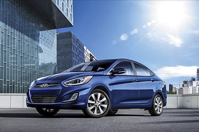  So với những mẫu xe Hàn Quốc có mặt trên thị trường năm 2000, Hyundai Accent thực sự là một thay đổi mang tính bước ngoặt. Dòng xe này ghi điểm với thiết kế mang ngôn ngữ dòng chảy, khả năng vận hành linh hoạt và nhiều trang bị đời mới.