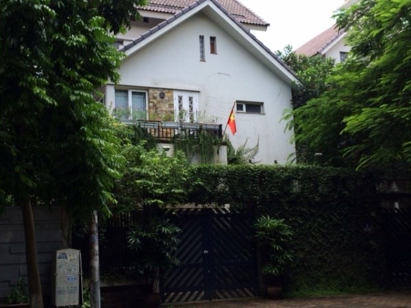 Cây dây leo được trồng thành những hàng rào xanh đẹp mắt.