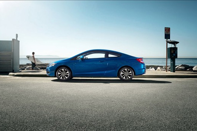 Ra đời một cách nhanh chóng, Honda Civic 2013 bù đắp những thiếu sót của bản 2012 bằng một khả năng vận hành thú vị hơn, nội thất chất lượng cao hơn. 