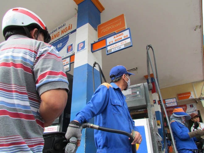 4 trieu lit xang E5 da ban ra thi truong hinh anh