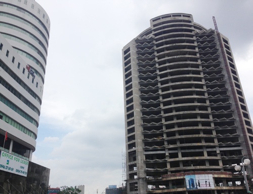 Vo mong dua len troi, thap van phong thanh xac lanh hinh anh