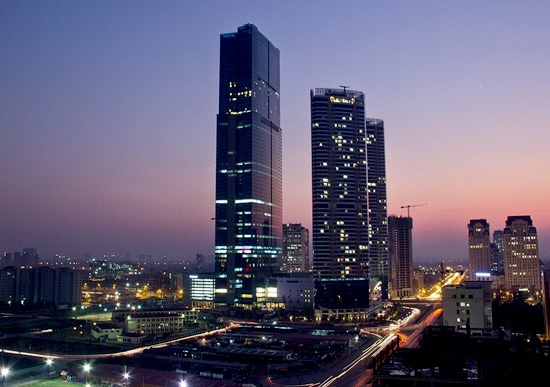 Chieu tro tron thue cua ong chu toa nha cao nhat Viet Nam hinh anh