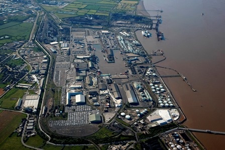 Trung Quoc, Nga xay dung cang bien lon nhat Dong Bac A hinh anh