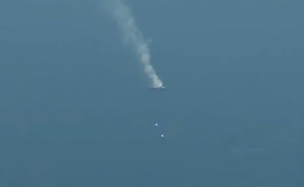 Tên lửa P-800 Oniks có phạm vi hoạt động rộng đến 300 km. Tên lửa này có thể mang theo cả đầu đạn nổ 200 kg hoặc đầu đạn nổ bán xuyên giáp 250 kg.