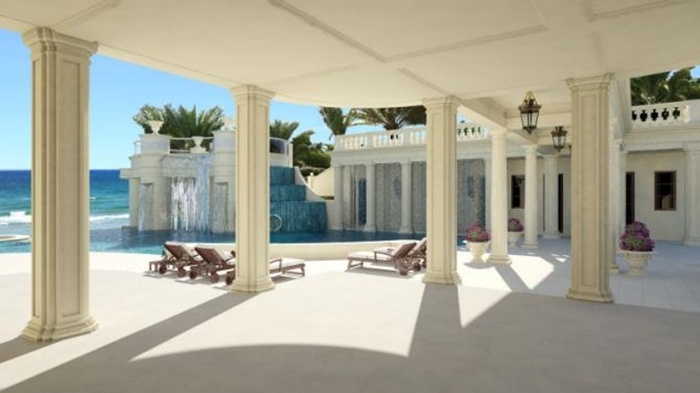 Ban công biệt thự được trang trí công phu và sáu đài phun nước.