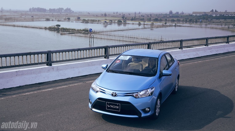 Toyota Vios 2014 Giá bán Toyota Vios 2014  Vios 1.5G (số tự động): 612.000.000 (VNĐ) Vios 1.5E (số sàn): 561.000.000 (VNĐ) Vios 1.3J (số sàn): 538.000.000 (VNĐ).