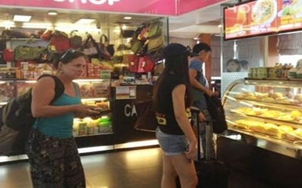 Gia dich vu thiet yeu tai san bay co the duoc quan chat hon hinh anh