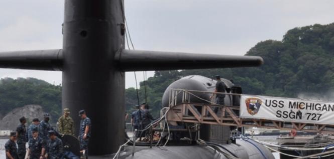 Theo nguồn tin trên, hai tàu của Mỹ là USS Michigan và USS North Carolina neo đậu ở căn cứ hải quân Changi của Singapore từ 10 tới 15/8 và tham gia vào các sứ mệnh bí mật tại Biển Đông, biển Hoa Đông trên Thái Bình Dương. 