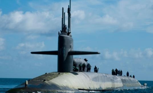 Tàu ngầm lớp Ohio có thể di chuyển với tốc độ 17 hải lý/h khi di chuyển trên mặt nước và đạt tới tốc độ 25 hải lý/h khi lặn. Tàu có khả năng hoạt động hiệu quả ở độ sâu 365m, và có thể tới mức độ giới hạn là 550m.