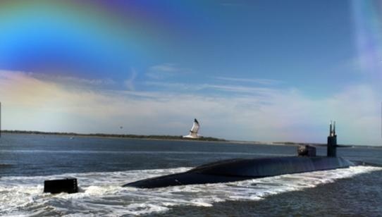 Tên lửa đạn đạo liên lục địa Trident I/II đạt tầm bắn 7.400-12.000km, lắp phần chiến đấu kiểu MIRV (chứa 8-12 đầu đạn hạt nhân dẫn hướng độc lập). Tuy nhiên, trong 18 chiếc, chỉ có 14 tàu ngầm sử dụng tên lửa đạn đạo liên lục địa Trident I/II và số còn lại trang bị tên lửa hành trình đối đất Tomahawk. 