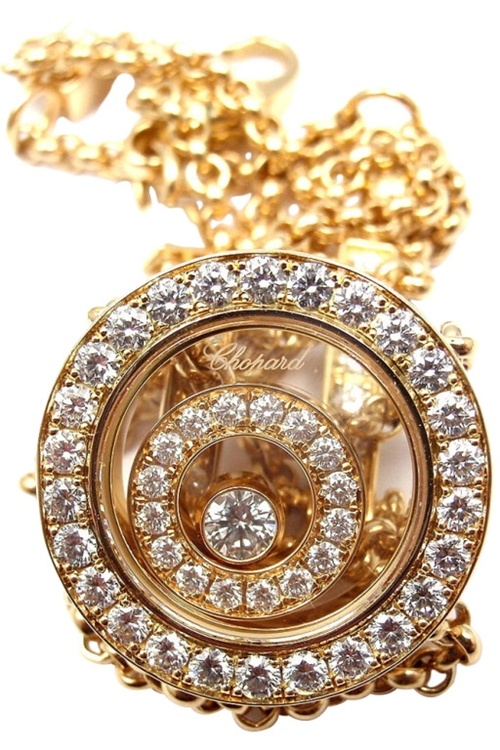 10. Chopard  Louise-Ulysse Chopard, nhà chế tác đồng hồ và trang sức đã thành lập công ty của riêng mình năm 1860, khi ông mới 24 tuổi. Và đến nay Chopard thực sự đã trở thành một thương hiệu trang sức quyền lực trên khắp thế giới.