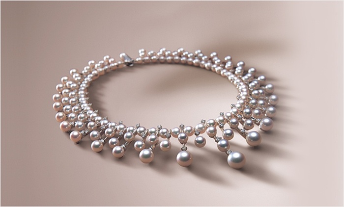 9. Mikimoto  Kokichi Mikimoto thành lập công ty ngọc trai của riêng mình vào năm 1893. Mikimoto dành riêng cho mỗi khách hàng một thiết kế độc đáo, thanh lịch không lẫn với bất kỳ ai.