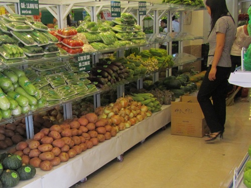 TP.HCM: Thuc pham sach hut khach hinh anh