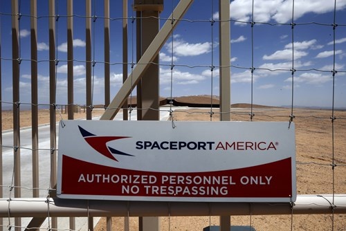 Hàng rào của sân bay vũ trụ Spaceport America.