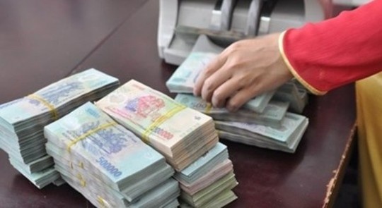 Thong doc noi gi ve phi tra no ngan hang truoc han? hinh anh