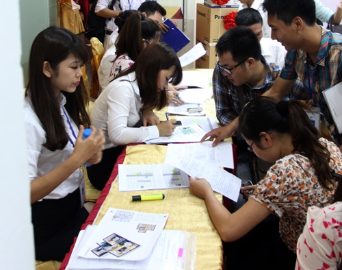 Các dự án dồn dập khuyến mãi để bán hàng.