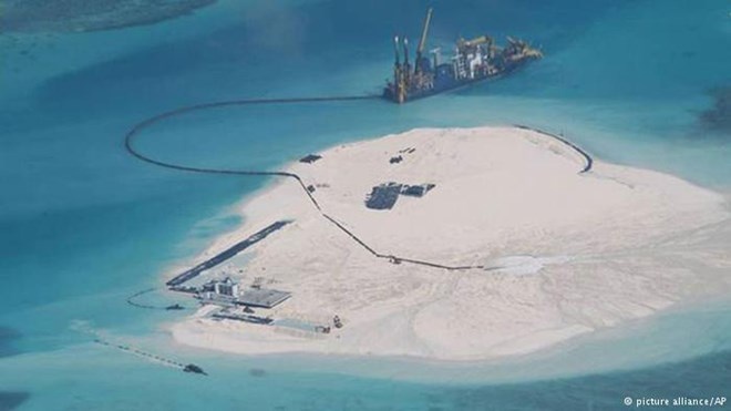 Chuyen gia My: VN va Philippines nen khao sat ngay cac dao hinh anh