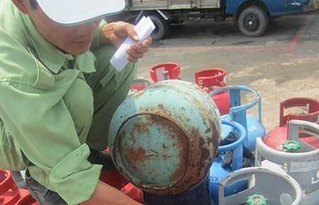 Truy gas gia tu dau moi hinh anh