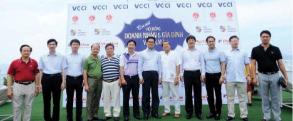 Các thành viên sáng lập Hội đồng Doanh nhân và Gia đình Việt Nam.