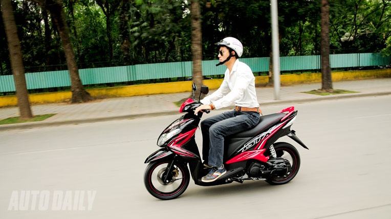 Xe tay ga có mức tiêu hao nhiên liệu lớn hơn nhiều so với xe số.