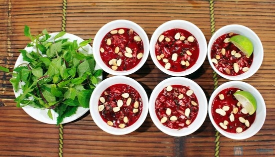 Tiết canh.