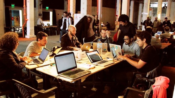 Doanh nghiep lam viec 4 ngay/tuan, khong hop, khong can sep hinh anh