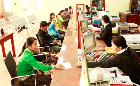 Nhan vien ngan hang: Da qua thoi vang son? hinh anh