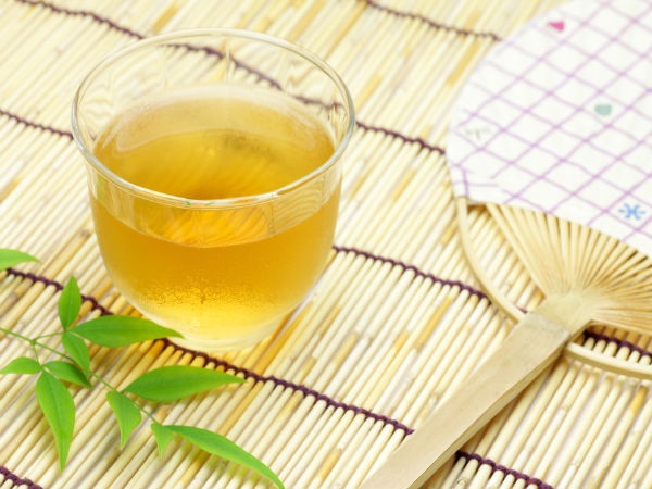 Thuốc lợi tiểu: Thuốc lợi tiểu sẽ giúp thận loại bỏ lượng nước dư thừa và muối trong cơ thể. Tuy nhiên, quá trình này cũng dẫn đến một tình trạng là huyết áp thấp và lượng máu giảm. Do đó, bạn nên đến gặp bác sĩ để được tư vấn và kê đơn thuốc phù hợp.