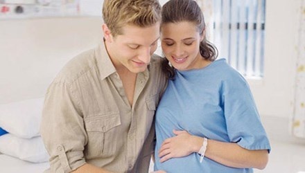 Những băn khoăn lo lắng khi nàng mang thai, sinh nở cũng làm chàng ngại ngần mỗi khi nhắc đến chuyện ấy. Việc chàng phải “kiêng khem” dài ngày trong khi sinh lực vẫn dồi dào quả là khó khăn.