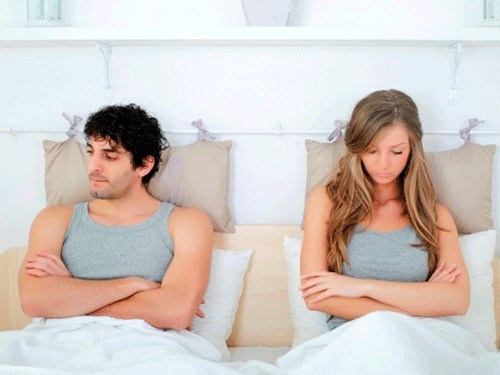 Sau đó, khi đã chấm dứt chuỗi ngày cần cấm kỵ rồi nhưng phản xạ “nói không với sex” vẫn còn ngự trị trong chàng. Thế là đèn đỏ đã tắt, đèn xanh đã bật mà chàng vẫn mãi lừng khừng không thể tiến lên.