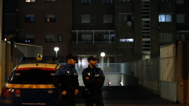 Chau Au hoang mang vi Ebola lay lan o Tay Ban Nha hinh anh