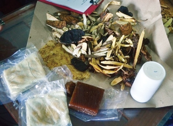 Nhap vien vi thuoc Nam... tu che hinh anh