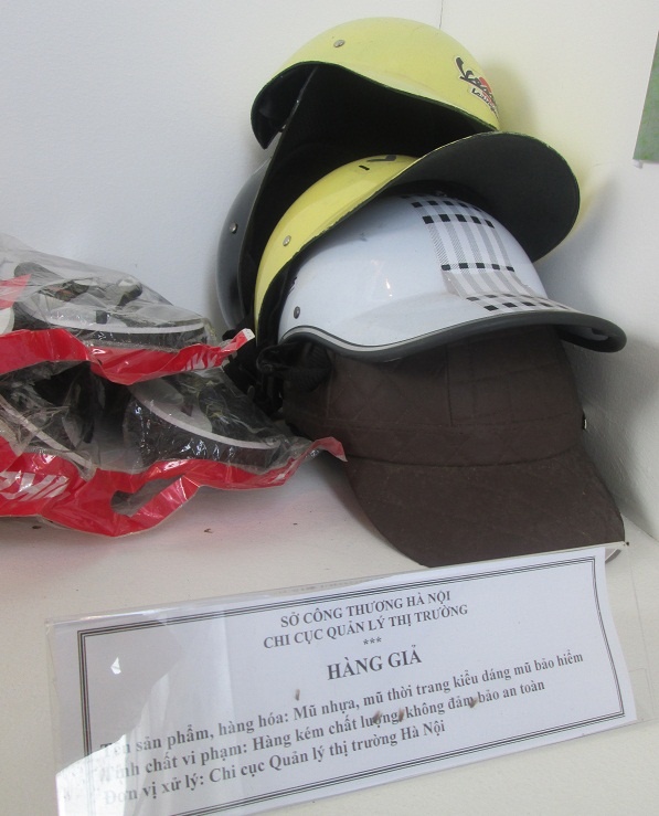 Mũ nhái, giả mũ bảo hiểm 