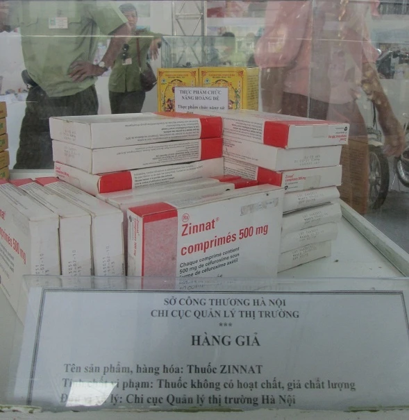 Chi cục Quản lý Thị trường Hà Nội trưng bày, giới thiệu hàng thật, hàng giả tại triển lãm Triển lãm “Thành tựu kinh tế-văn hóa-xã hội của Thủ đô qua 60 năm xây dựng và phát triển” do Thành ủy, Hội đồng nhân dân, Ủy ban nhân dân Thành phố Hà Nội tổ chức