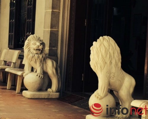 Dai gia Kinh Bac tran yem nha, giu cua bang linh vat doc la hinh anh