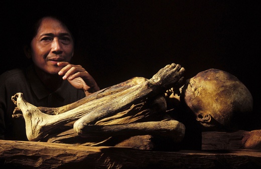 Trong những xác ướp nổi tiếng ở Kabayan có xác ướp của trưởng tộc Apo Annu, xác ướp từng bị đánh cắp vào những năm 1900 và rơi vào tay một nhà sưu tập đồ cổ. Sau đó, nó đã được phát hiện và đưa trở lại thị trấn.