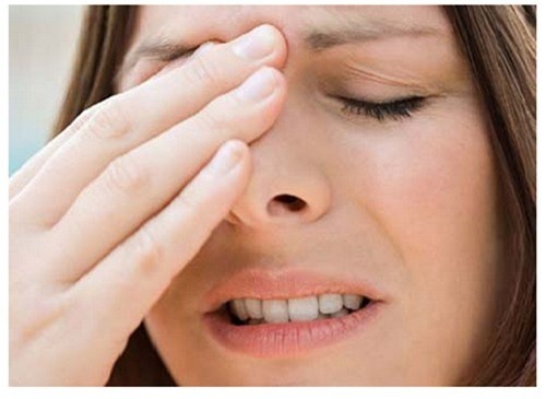 Khóc. Bạn nghĩ rằng, phụ nữ sau khi